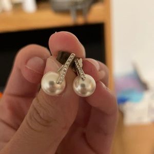 Pearl Earrings with Silver detail